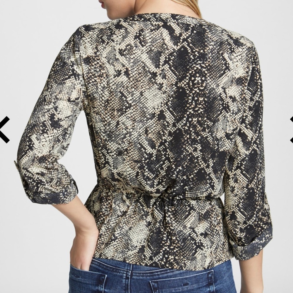 SOLD 🌿 Snake Print Drawstring Shirt - Picture 3 of 6